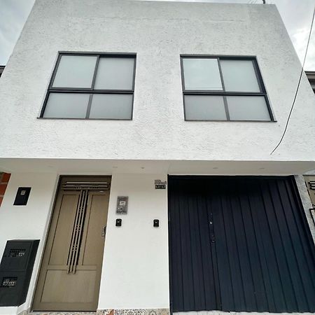 Apartaestudio Moderno Y Acogedor Con Parking Apartment Sabaneta Exterior photo